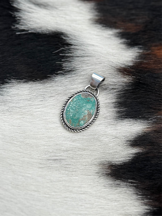 Campitos Oval Pendent